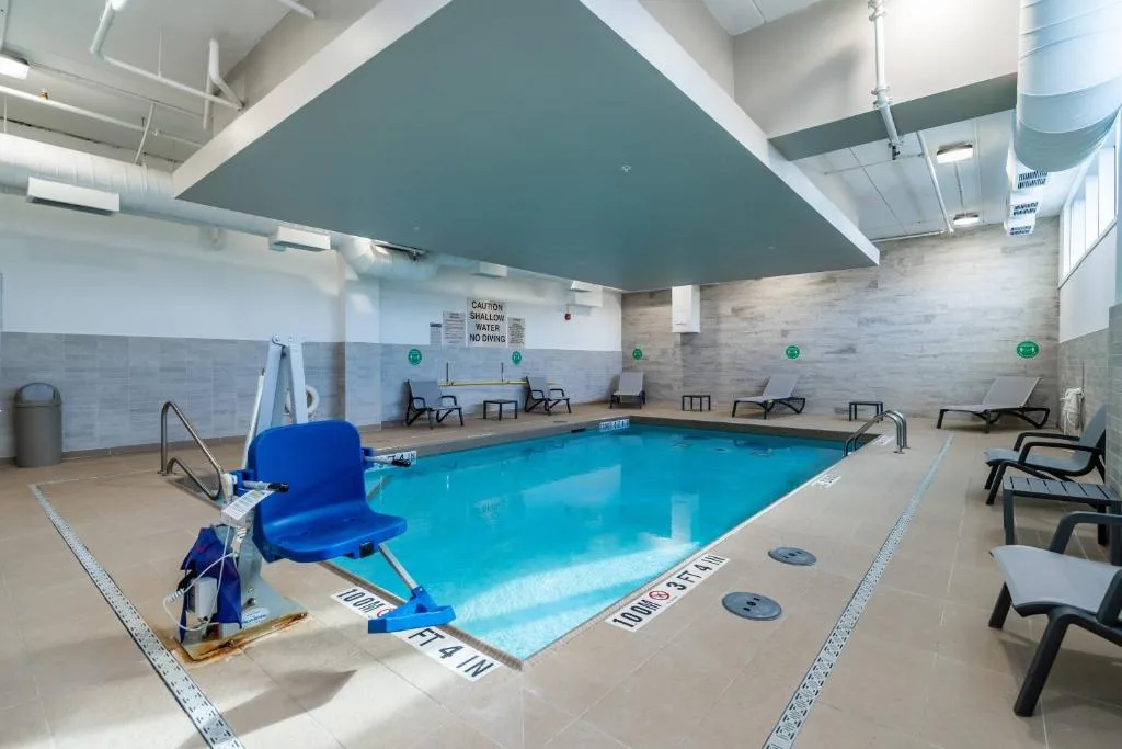 Courtyard by Marriott Burlington-Oakville — 4