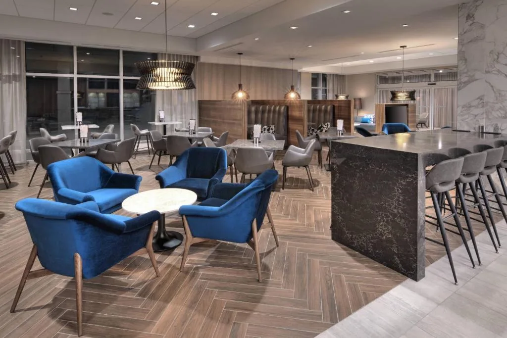 Courtyard by Marriott Burlington-Oakville — 5