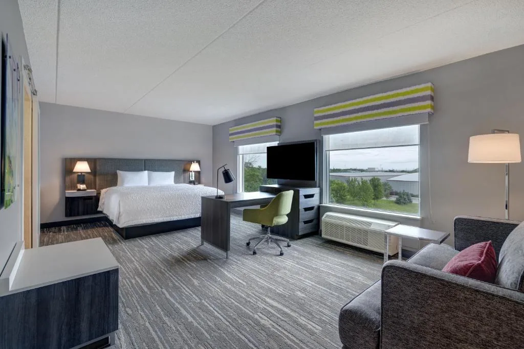 Hampton Inn & Suites Burlington, Ontario, Canada — 2