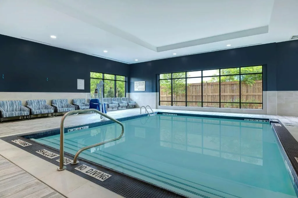 Hampton Inn & Suites Burlington, Ontario, Canada — 4