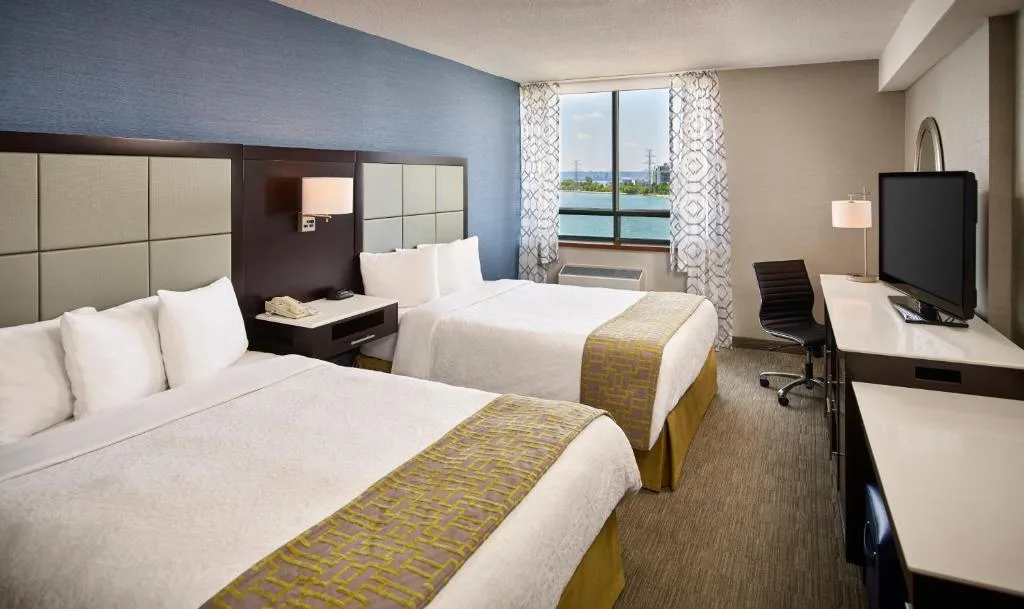 Waterfront Hotel Downtown Burlington — 2
