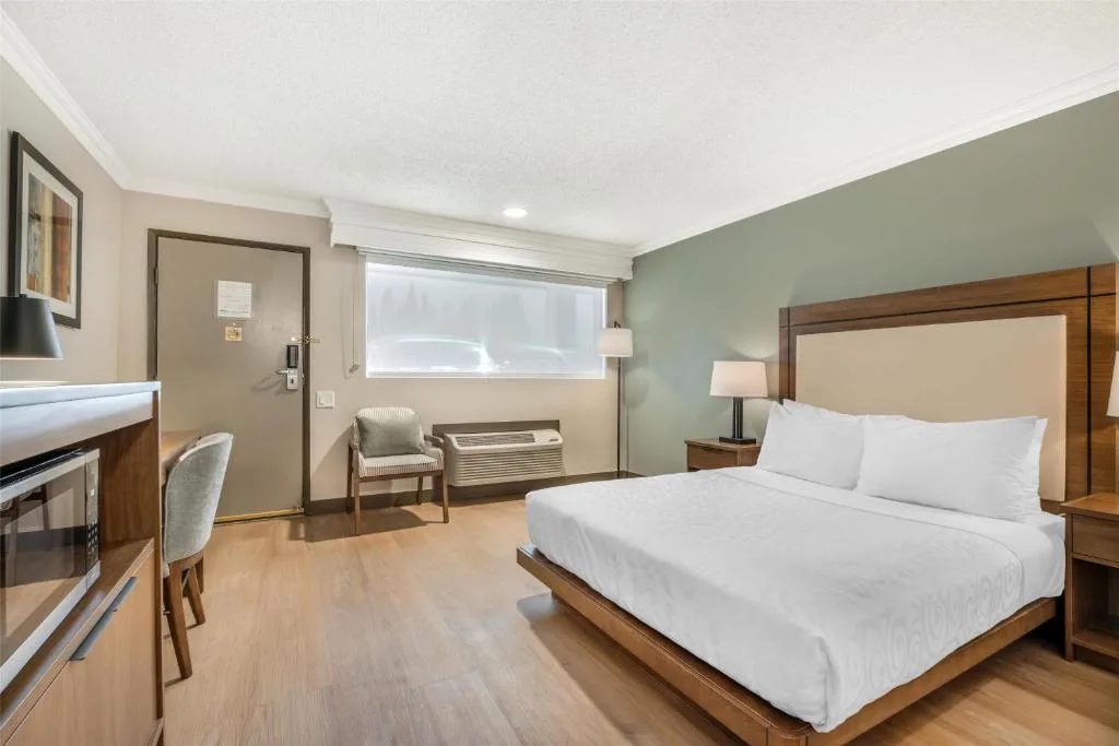 Best Western PLUS Burnaby Hotel