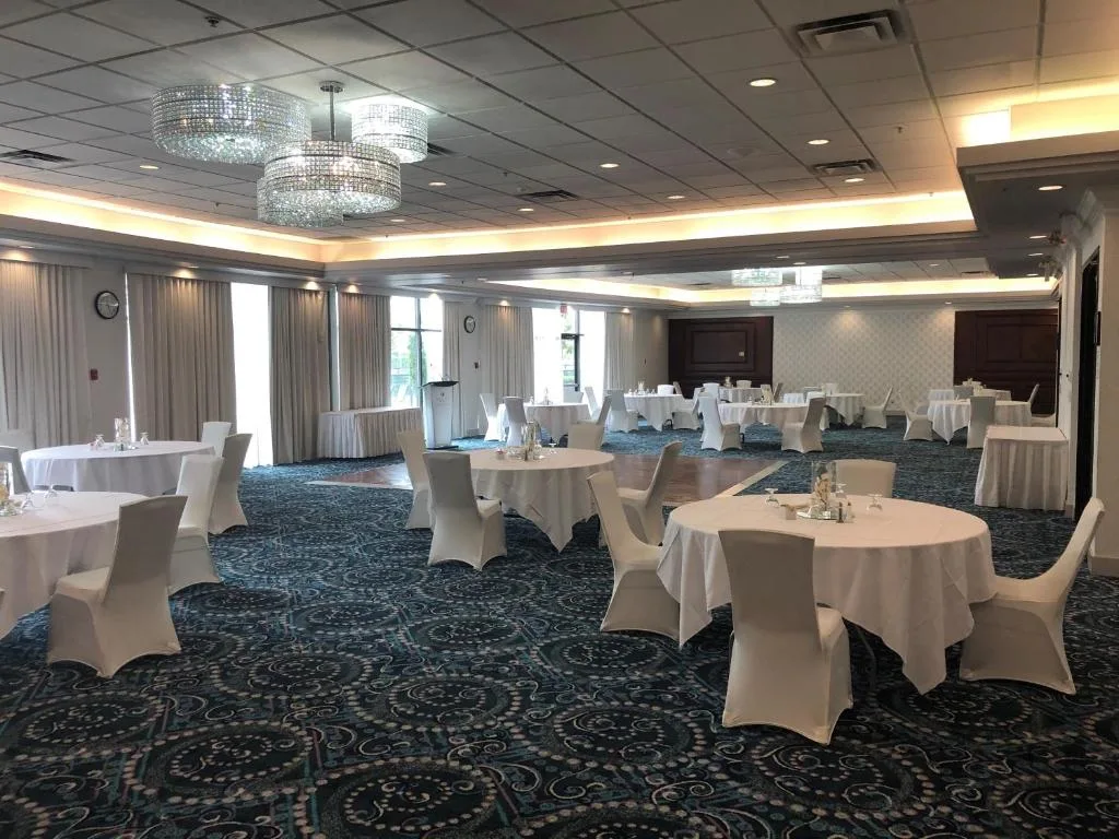 Executive Suites Hotel & Conference Center, Metro Vancouver — 5