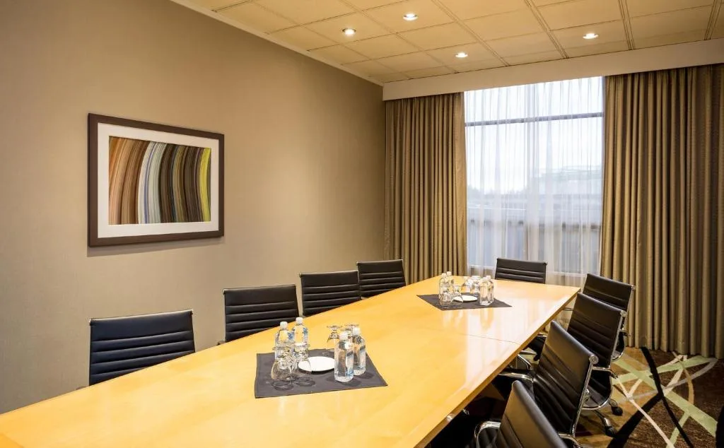 Holiday Inn Express Vancouver-Metrotown (Burnaby) — 3