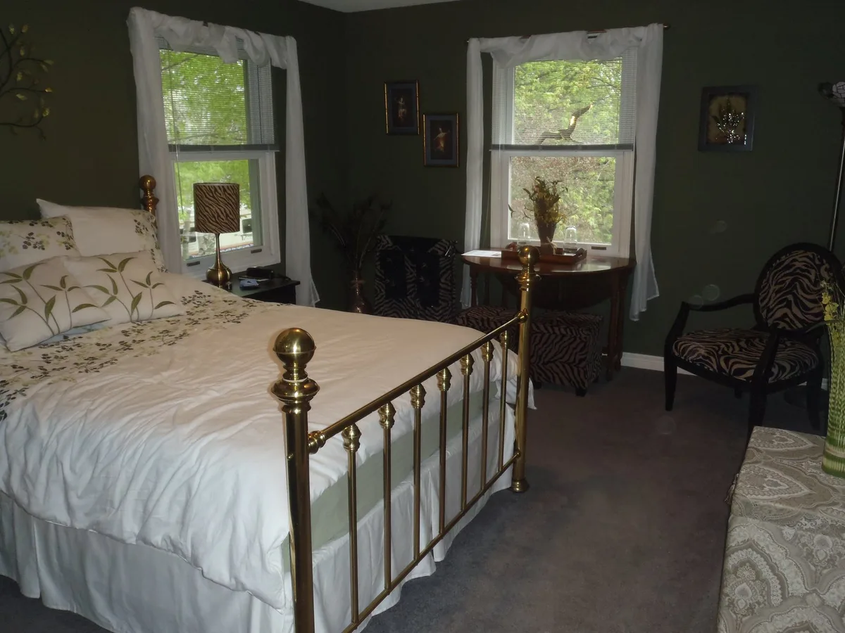 Inn on the Moraine — 3