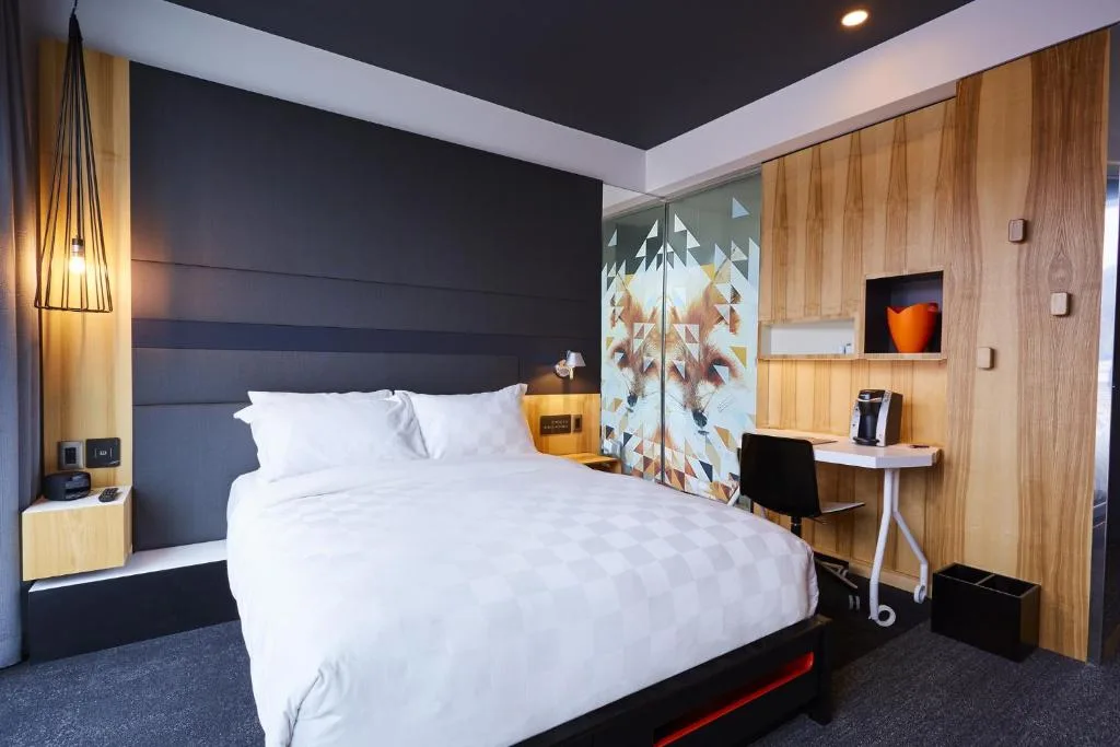 Alt Hotel Calgary East Village — 2