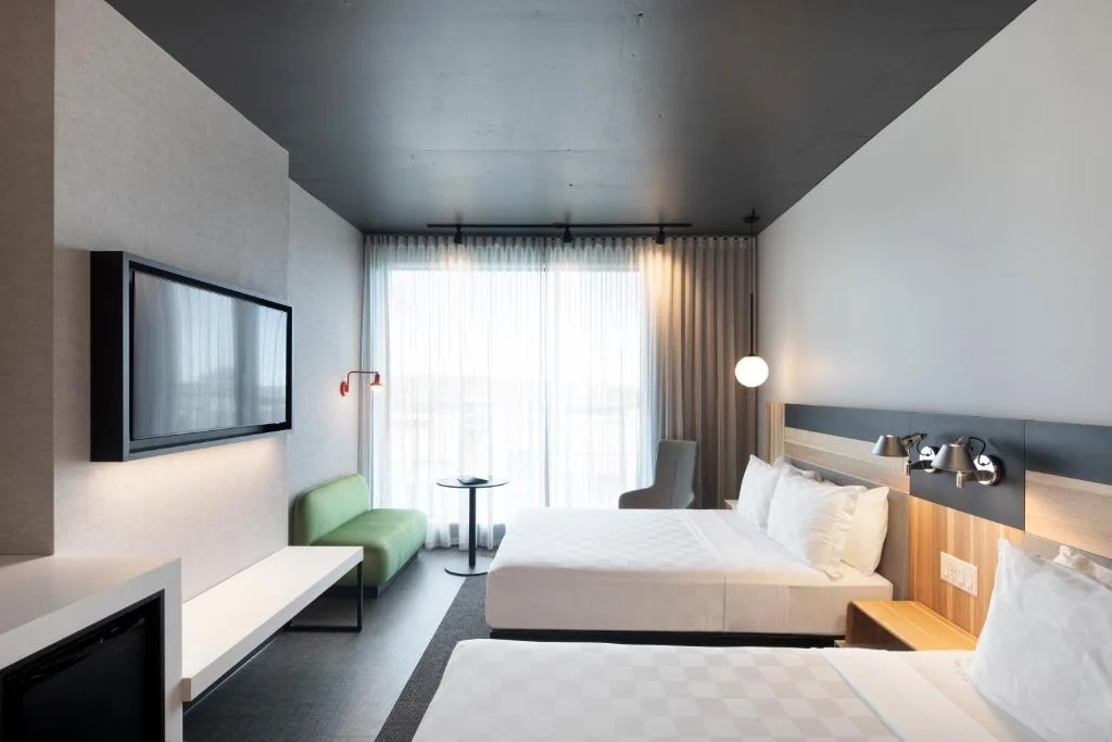 Alt Hotel Calgary University District — 2