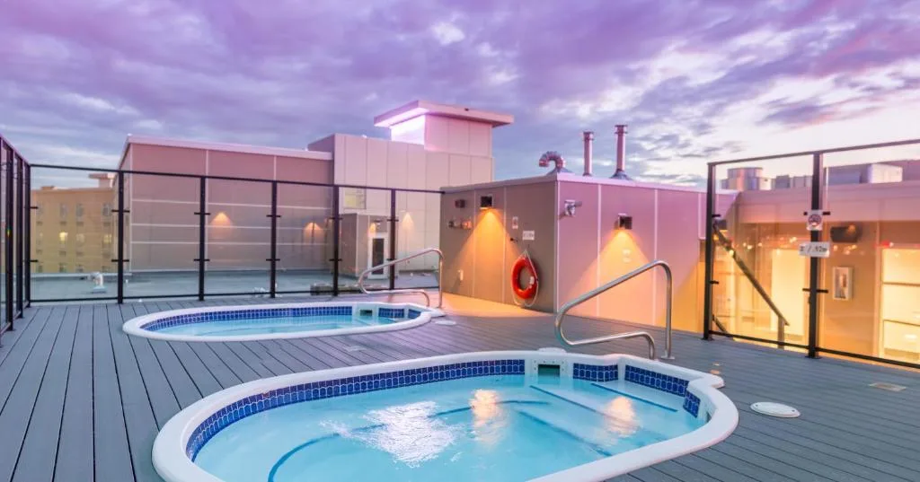 Applause Hotel Calgary Airport by CLIQUE — 4
