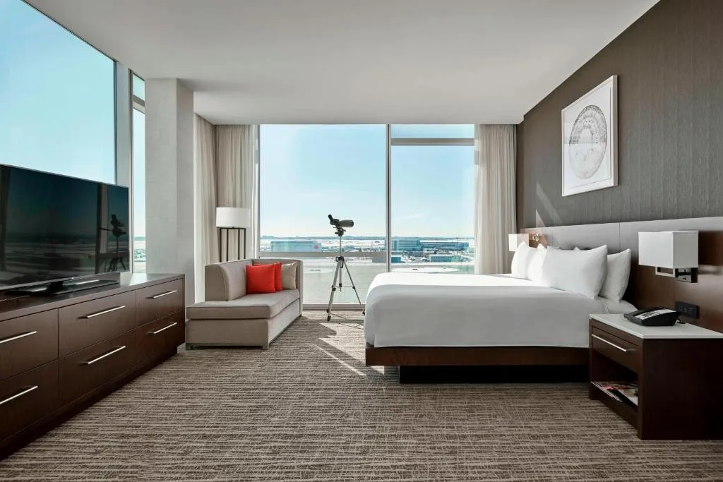 Calgary Airport Marriott In-Terminal Hotel — 2