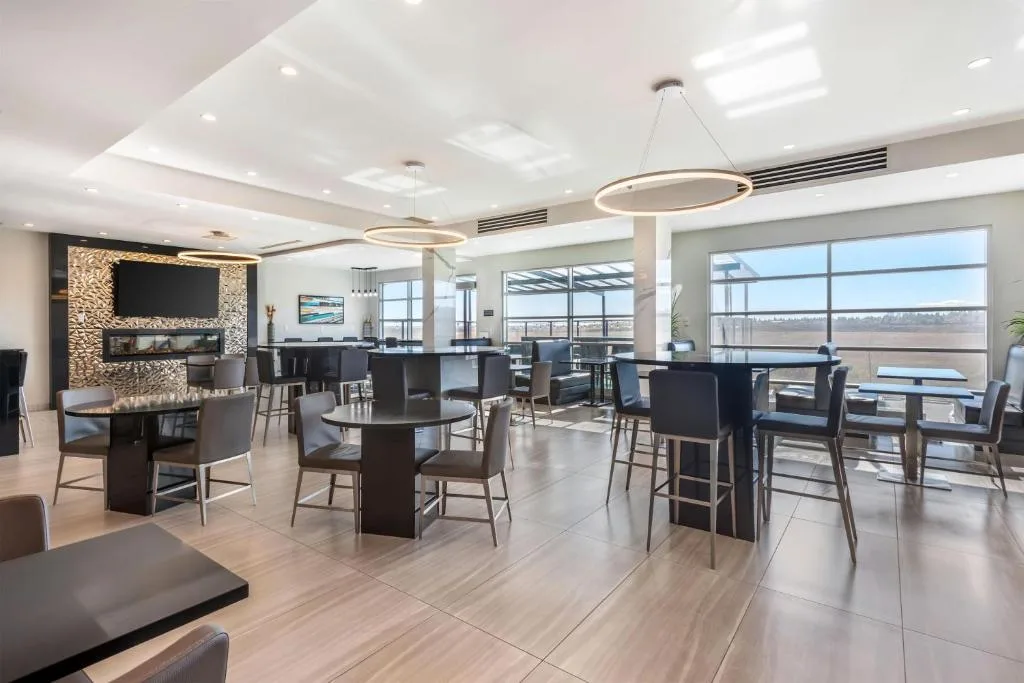 Executive Residency by Best Western Calgary City View North — 5