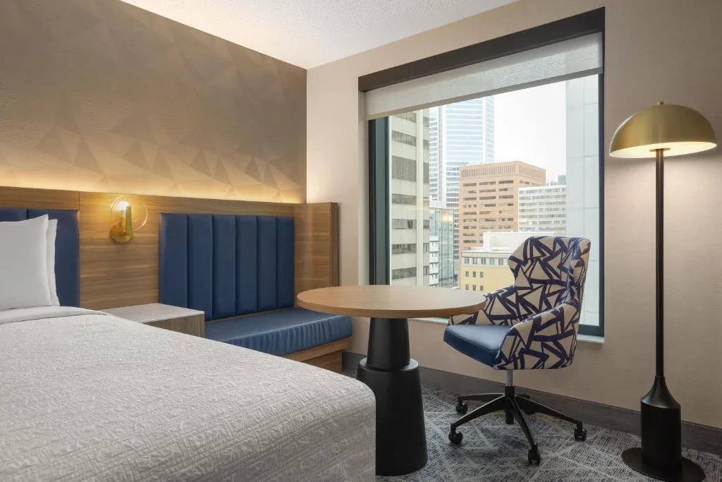 Hampton Inn By Hilton Calgary Downtown — 2