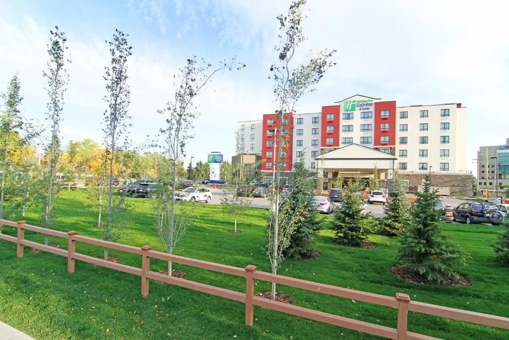 Holiday Inn Express and Suites Calgary University by IHG