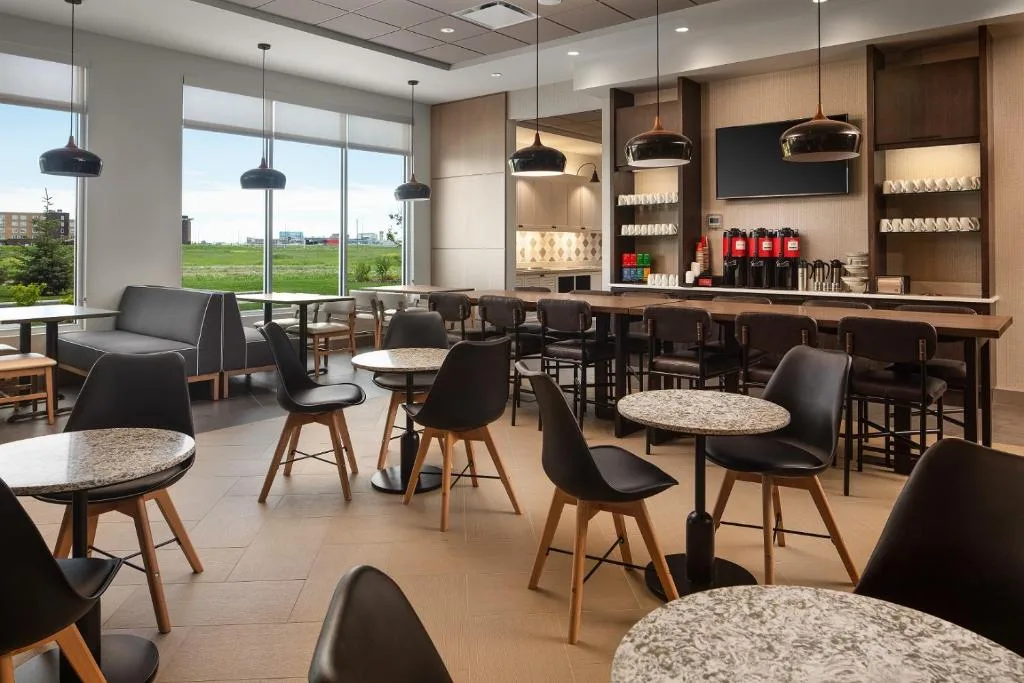 Hyatt Place Calgary Airport — 4