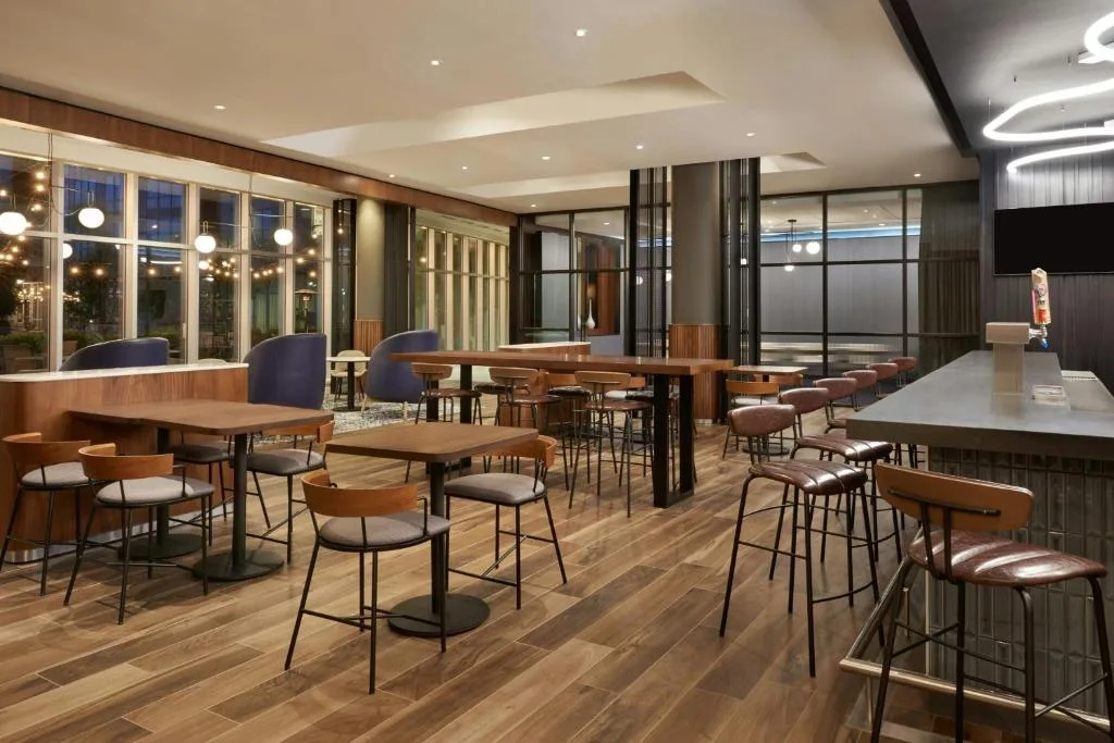Residence Inn by Marriott Calgary Airport — 5