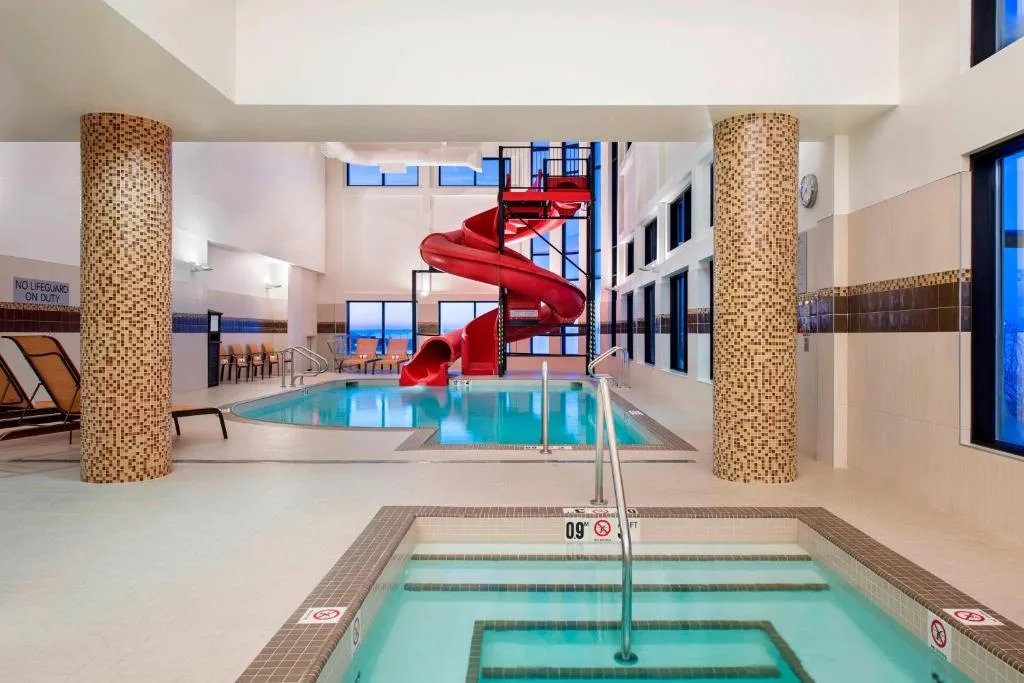 Residence Inn by Marriott Calgary South — 4