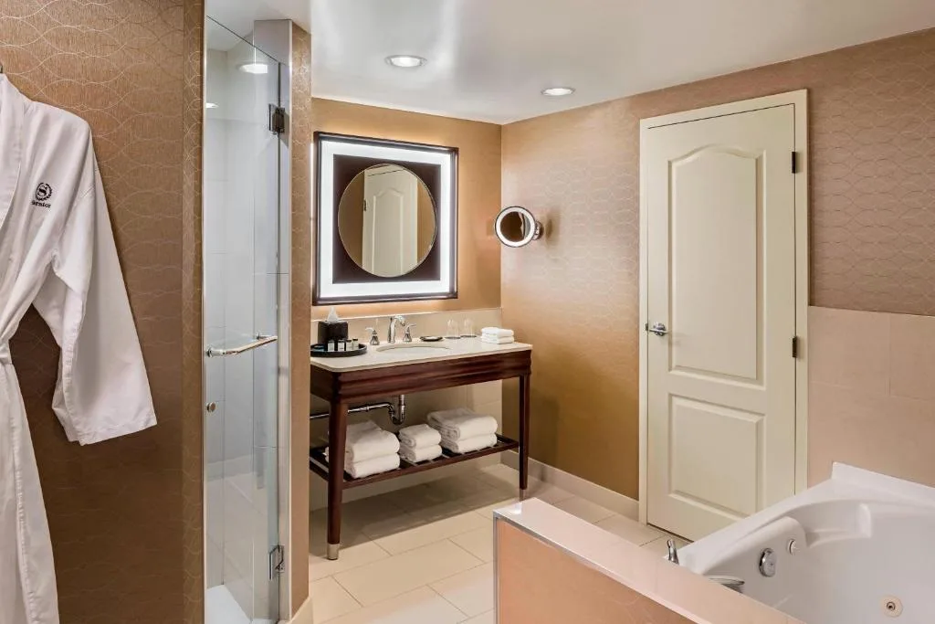 Sheraton Suites Calgary Eau Claire — 3