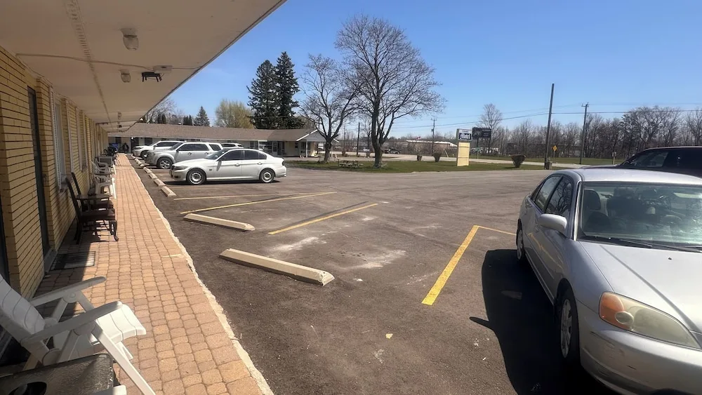 Colonial Motel — 2