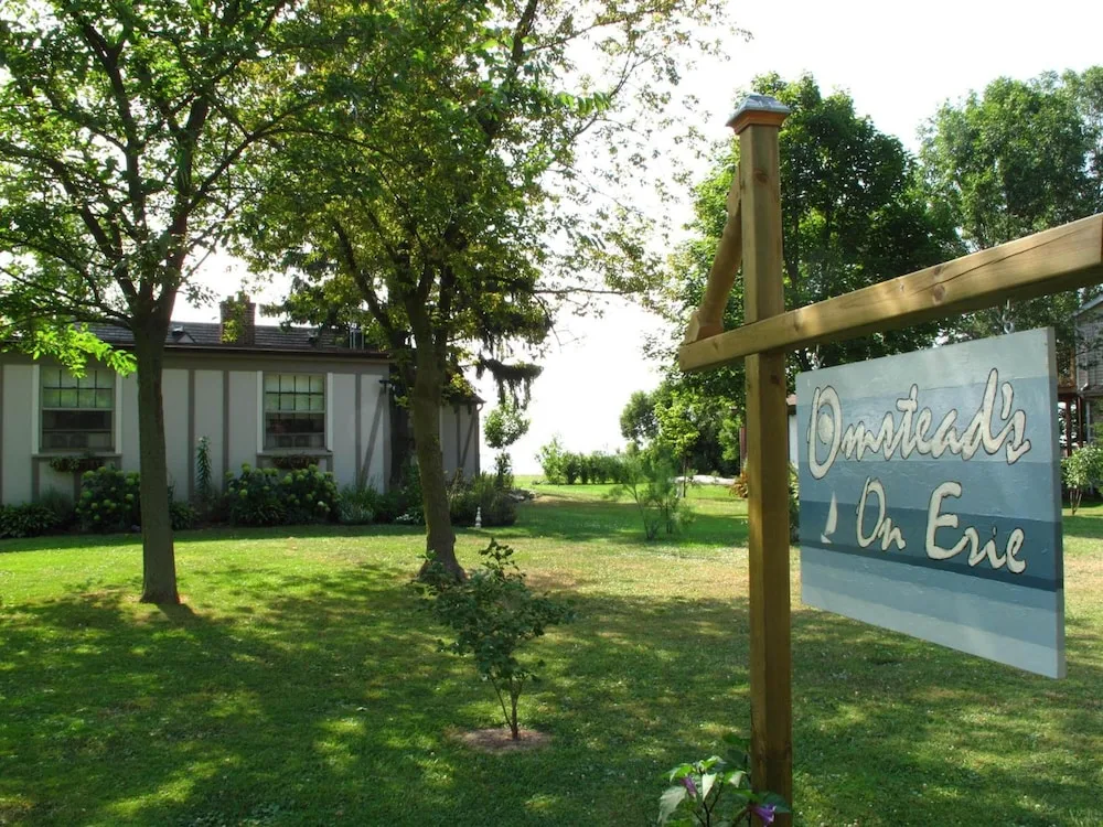 Omstead's on Erie Bed & Breakfast — 3