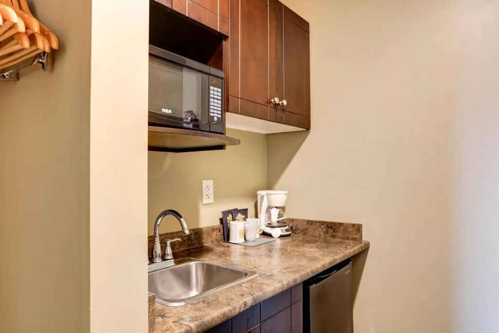 Vedder River Inn — 2