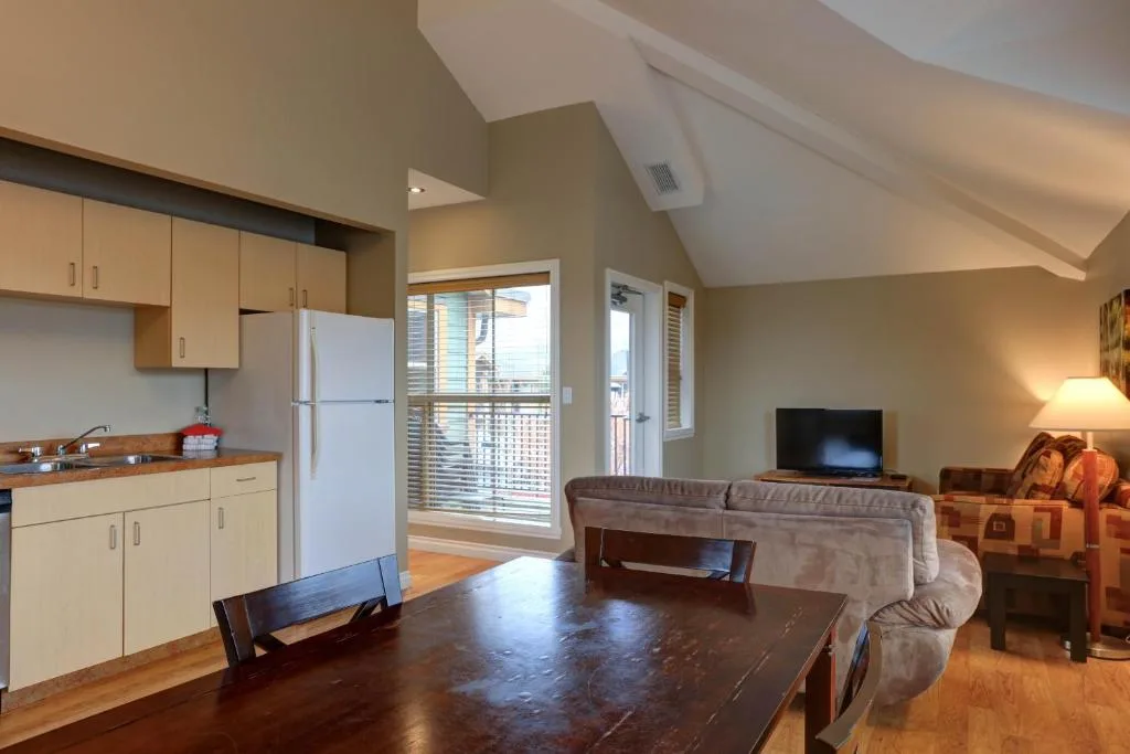 Vedder River Inn — 3