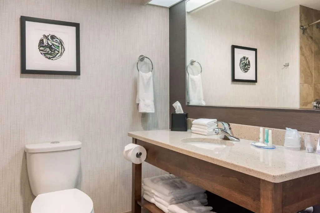 Quality Hotel — 3