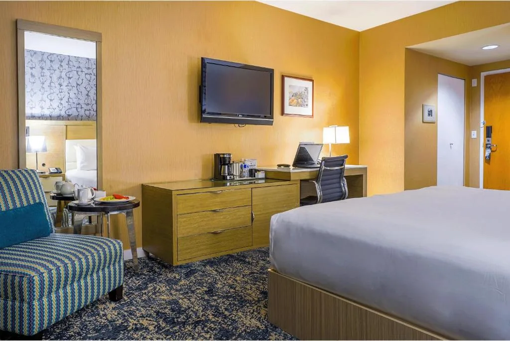 Executive Plaza Hotel & Conference Centre, Metro Vancouver — 5