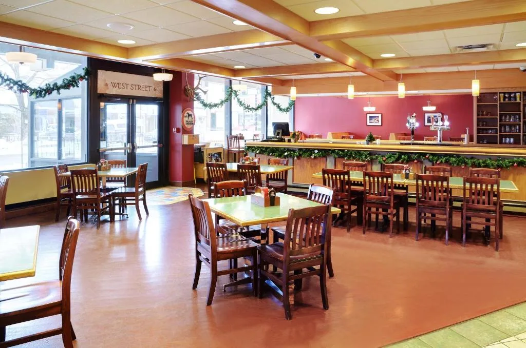 Greenwood Inn & Suites — 4