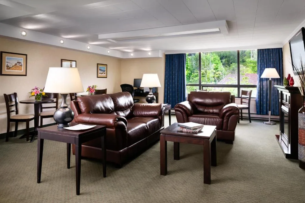 Greenwood Inn & Suites — 5