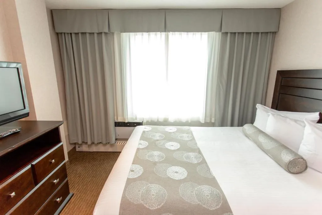 Campus Tower Suite Hotel — 2