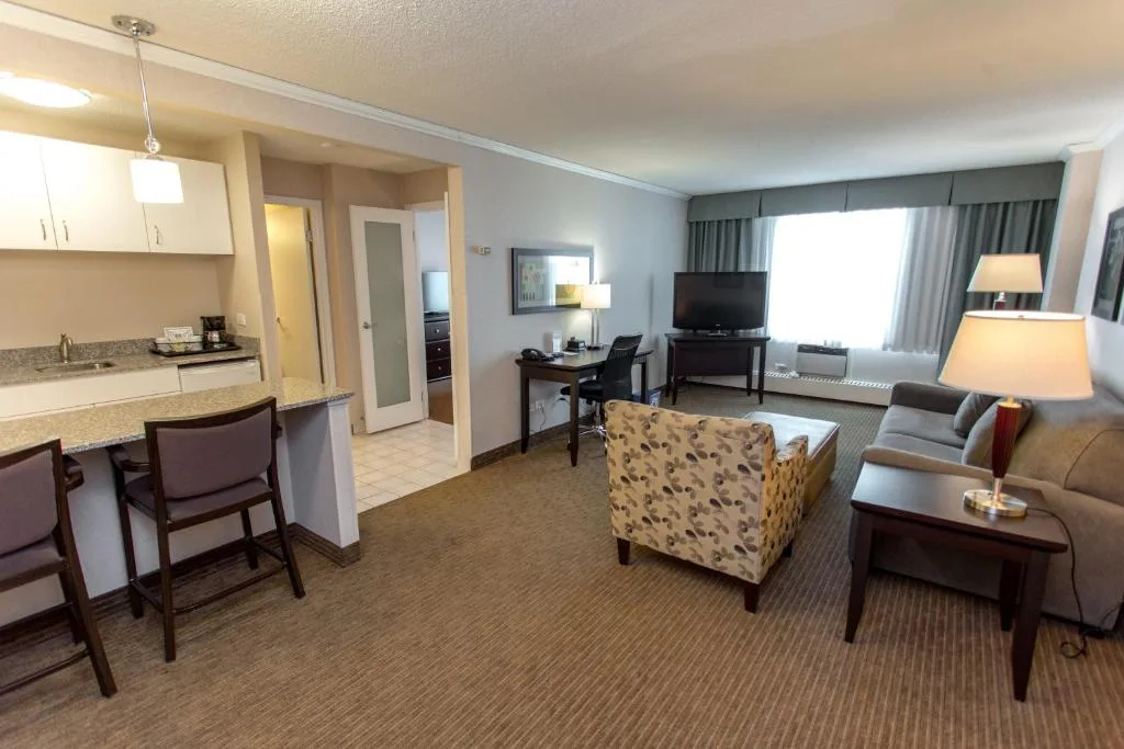 Campus Tower Suite Hotel — 4