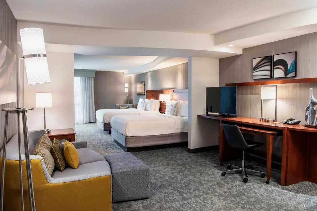Courtyard by Marriott Edmonton West — 2