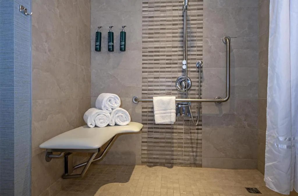 DoubleTree by Hilton West Edmonton — 2