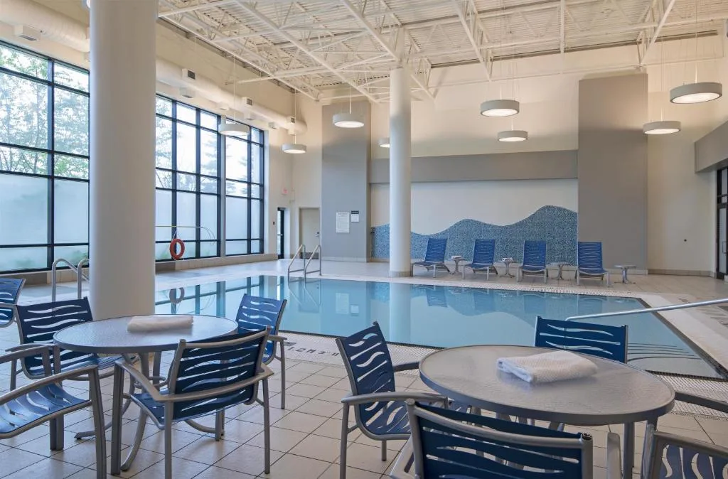 DoubleTree by Hilton West Edmonton — 3