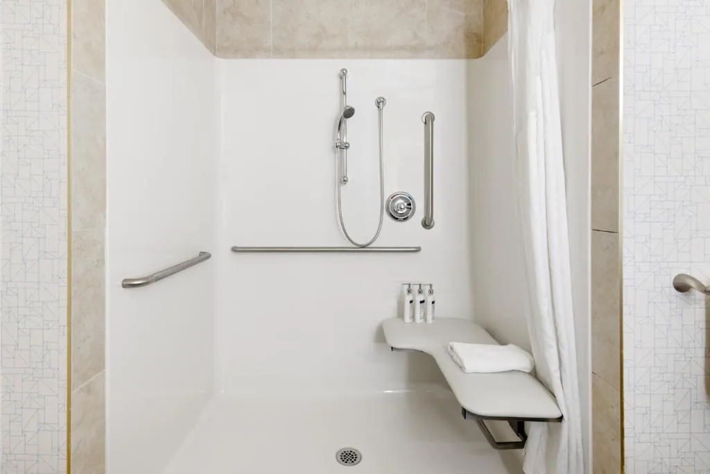 Holiday Inn Express Hotel & Suites-Edmonton South by IHG — 2