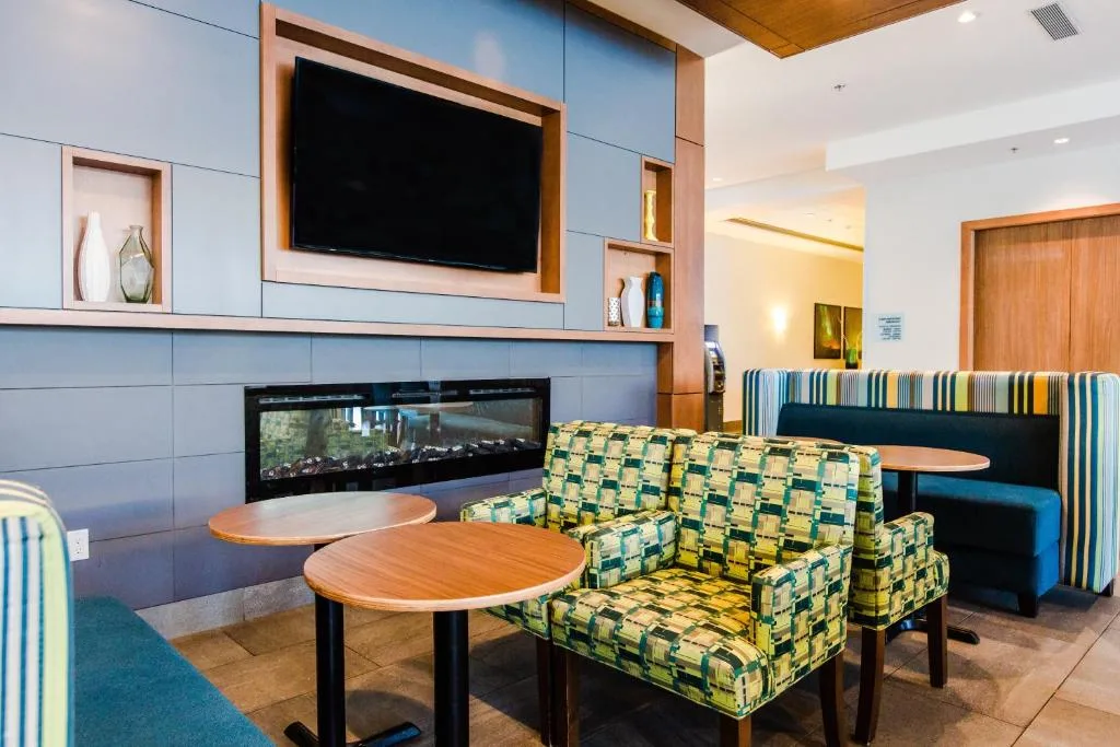 Holiday Inn Express & Suites - West Edmonton-Mall Area by IHG — 5