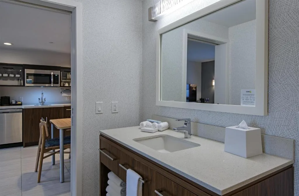 Home2 Suites by Hilton West Edmonton — 2