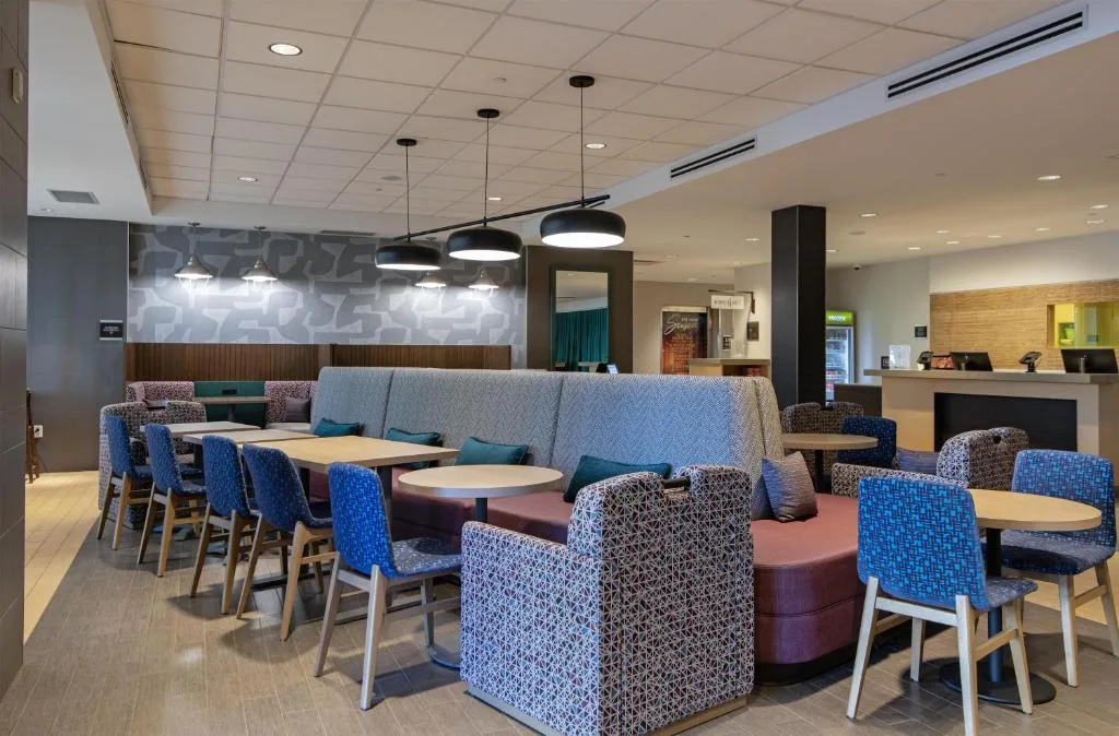 Home2 Suites by Hilton West Edmonton — 4