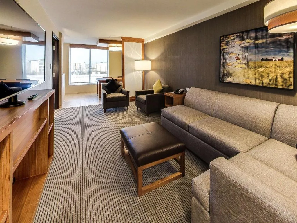 Hyatt Place Edmonton West — 4