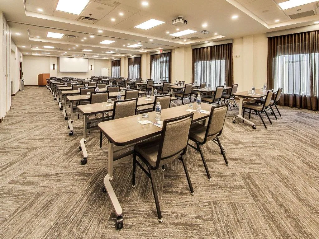 Hyatt Place Edmonton West — 5