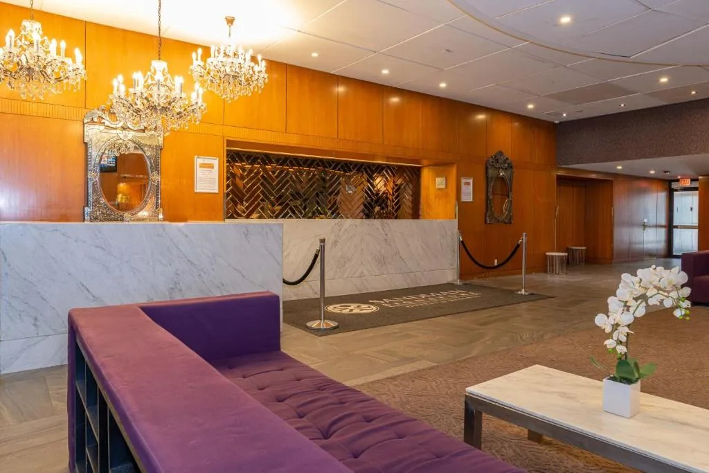 Sandman Signature Edmonton Downtown Hotel — 2