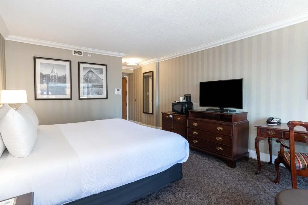 Sandman Signature Edmonton Downtown Hotel — 5