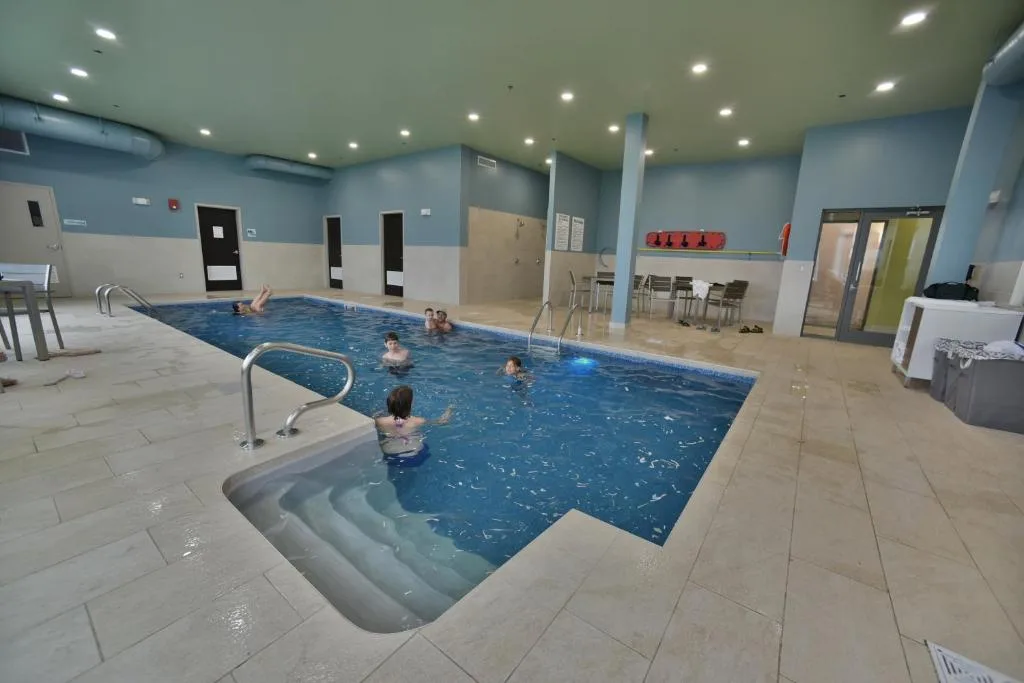 Holiday Inn Express & Suites - Gatineau - Ottawa by IHG — 4