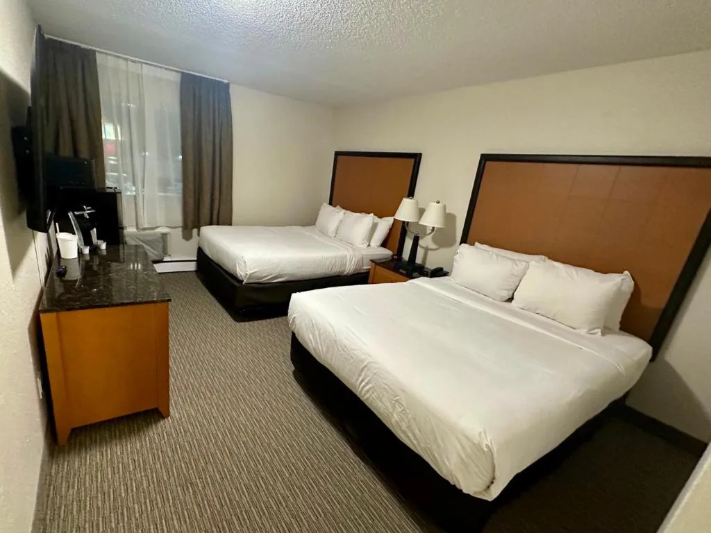 Anavada Inn & Suites - Grande Prairie — 2