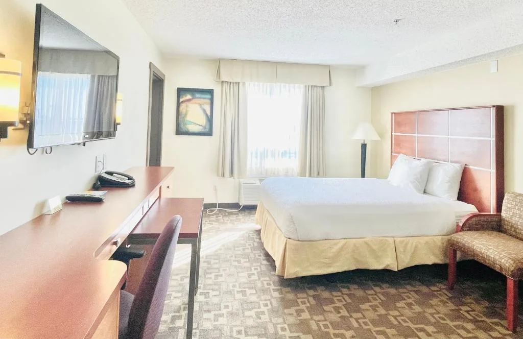 Days Inn by Wyndham Grande Prairie — 5