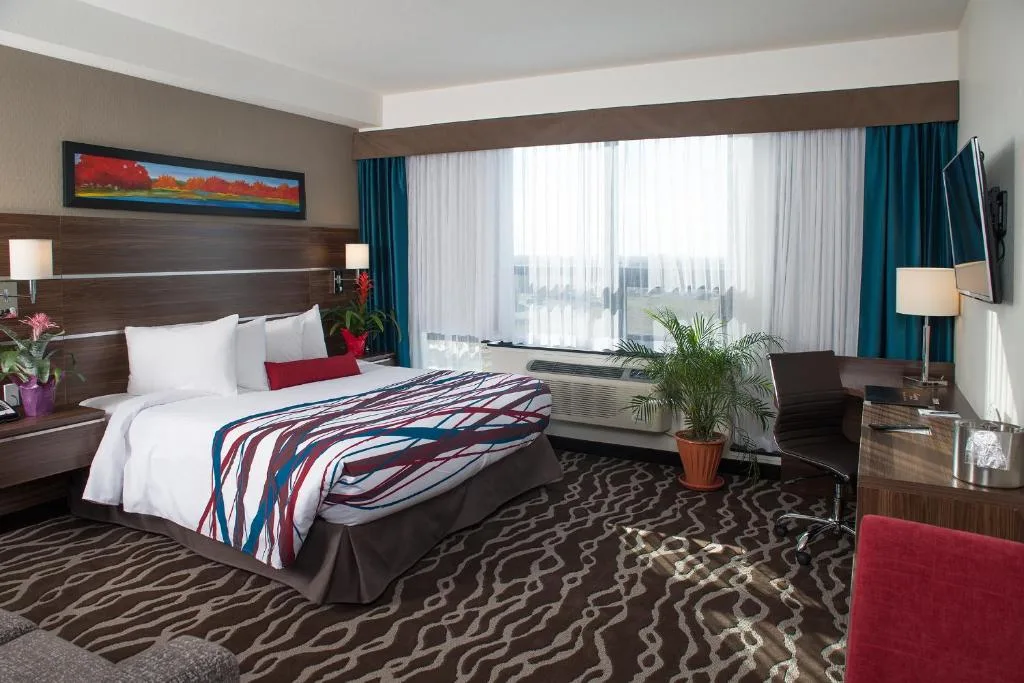 Encore Suites by Service Plus Inns — 2