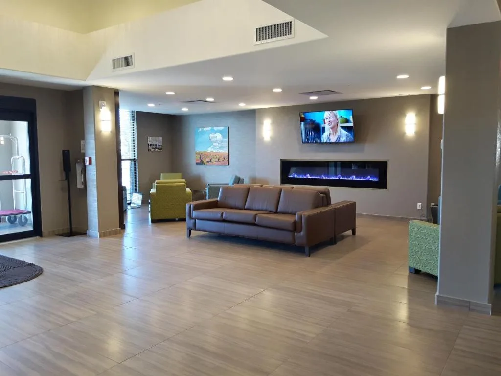 Encore Suites by Service Plus Inns — 5