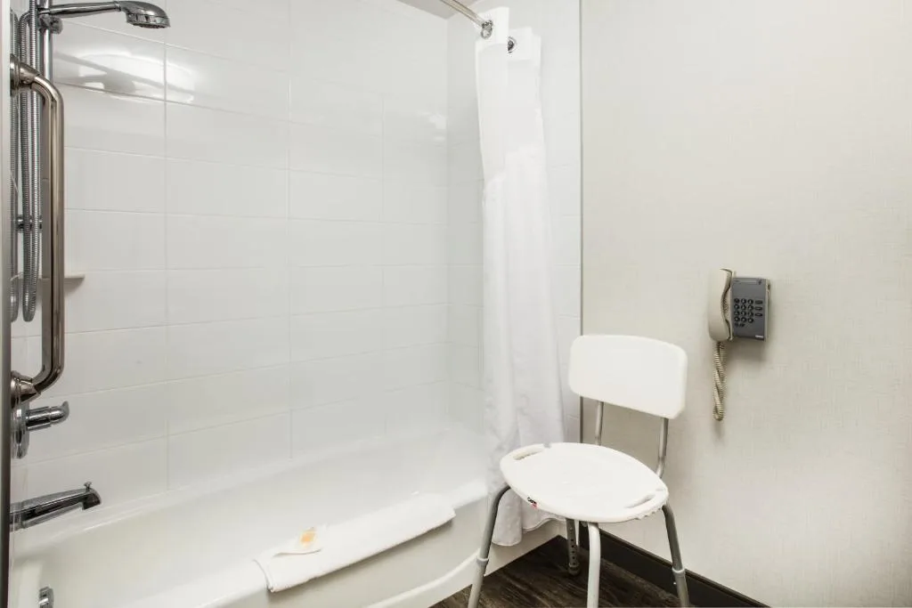 Holiday Inn & Suites Grande Prairie by IHG — 3