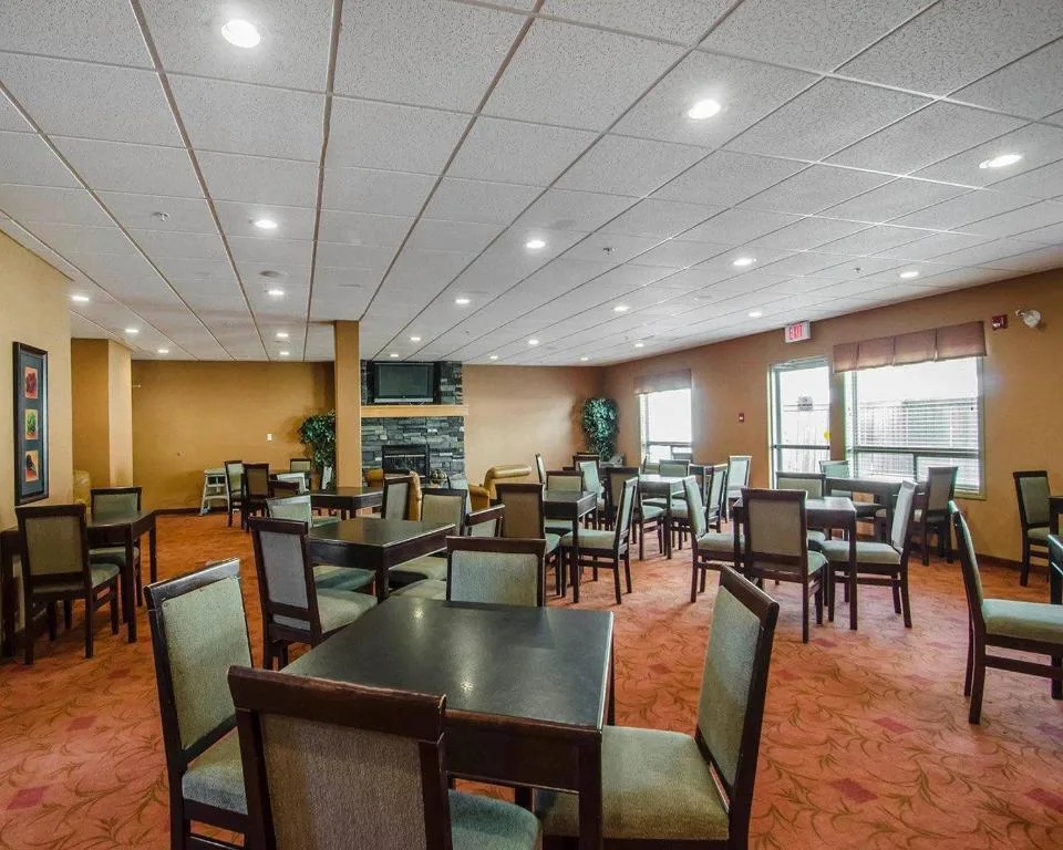 Quality Inn & Suites — 4