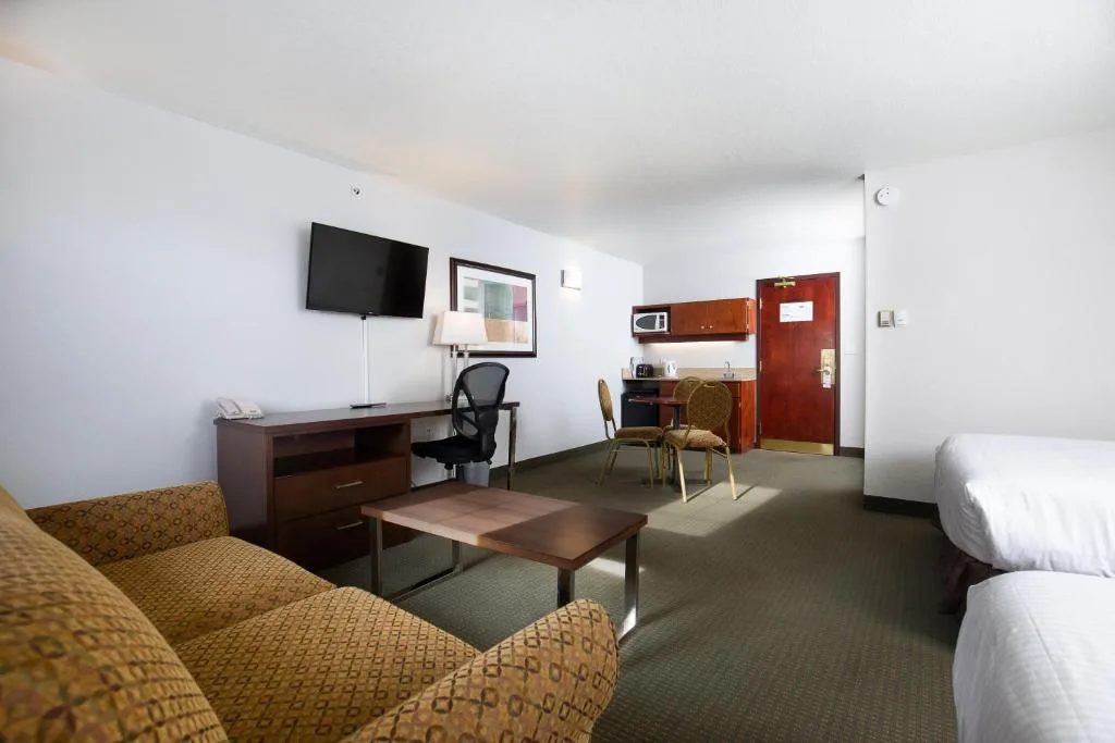 Service Plus Inns and Suites — 5