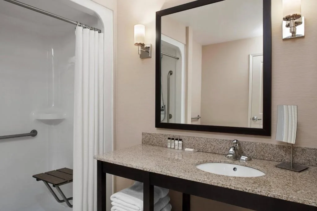 Delta Hotels by Marriott Guelph Conference Centre — 3
